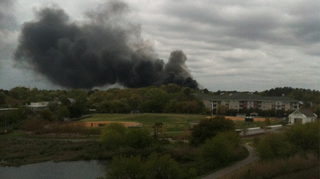 Illustration for article titled F-18 Crashes into Apartment Building and Explodes (Update: No Deaths)